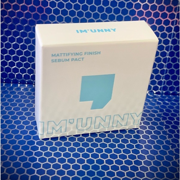 IM’UNNY Mattifying Blur finishing powder compact - Picture 4 of 10